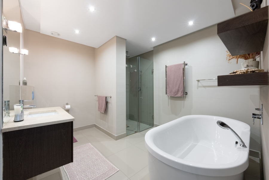 2 Bedroom Property for Sale in Camps Bay Western Cape